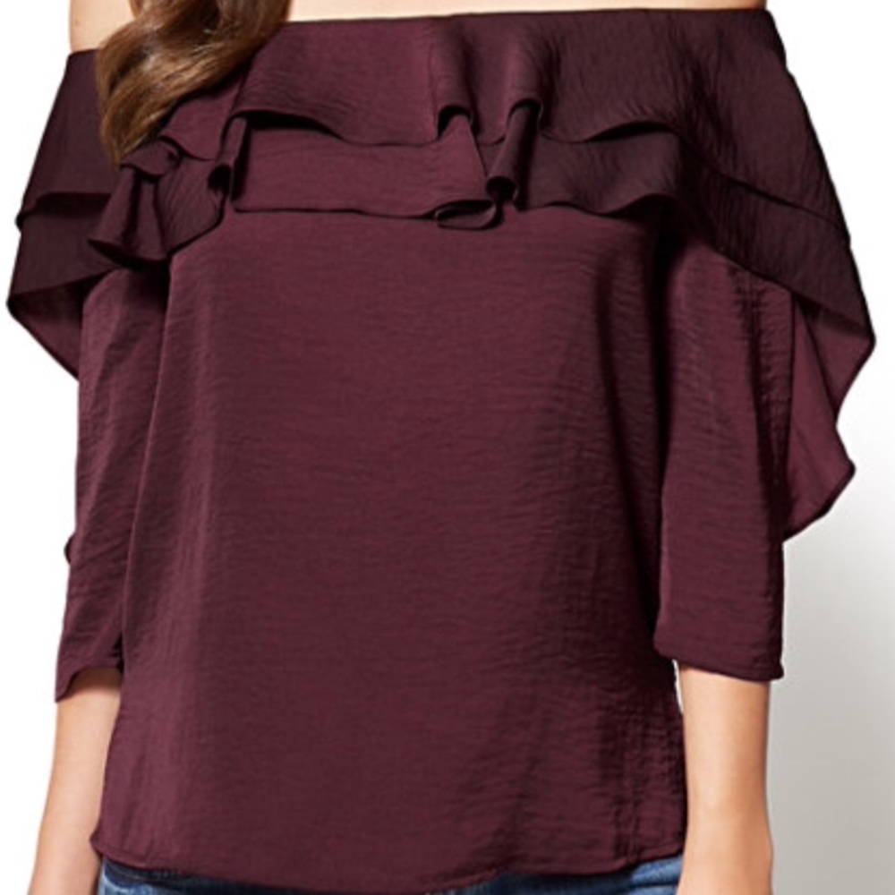Hold 🍁burgundy off  shoulder ruffled blouse - Picture 3 of 4